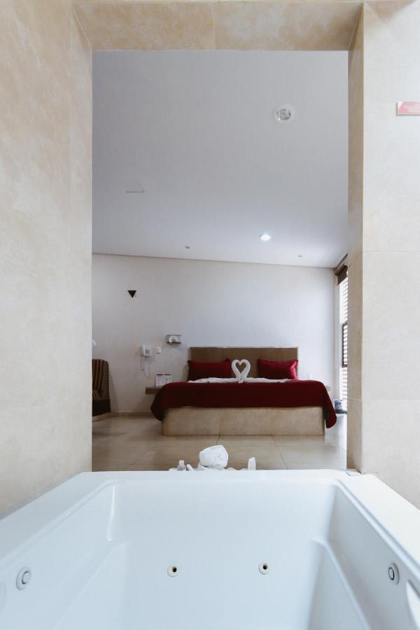Auto Hotel Las Maravillas Santa Cruz Xoxocotlan Exterior photo