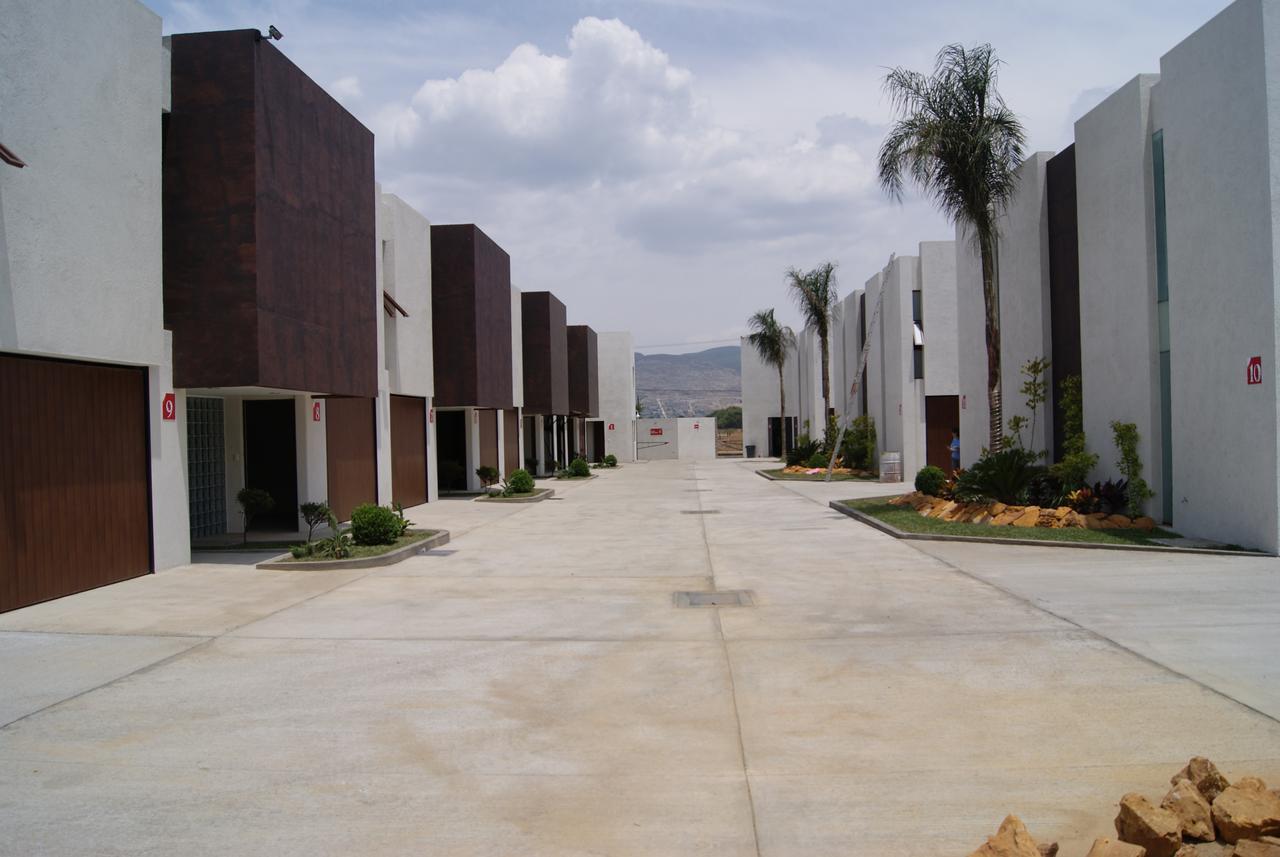 Auto Hotel Las Maravillas Santa Cruz Xoxocotlan Exterior photo